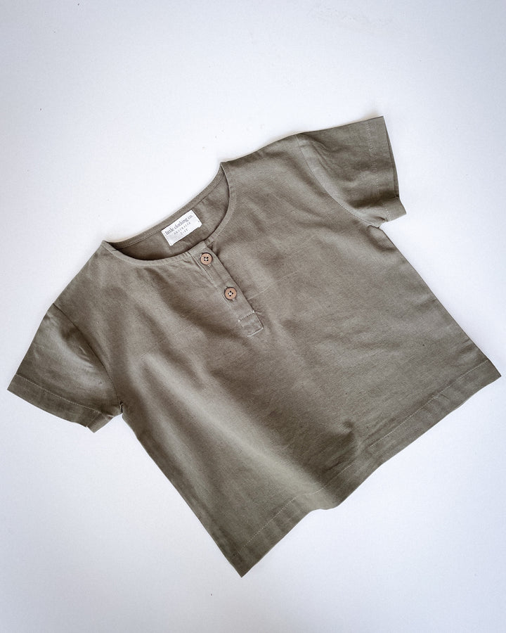 The Summer Days Linen Short Sleeve Shirt in Earth Green