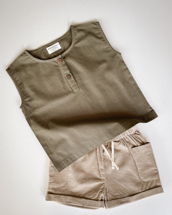 The Summer Days Linen Singlet in Earth Green