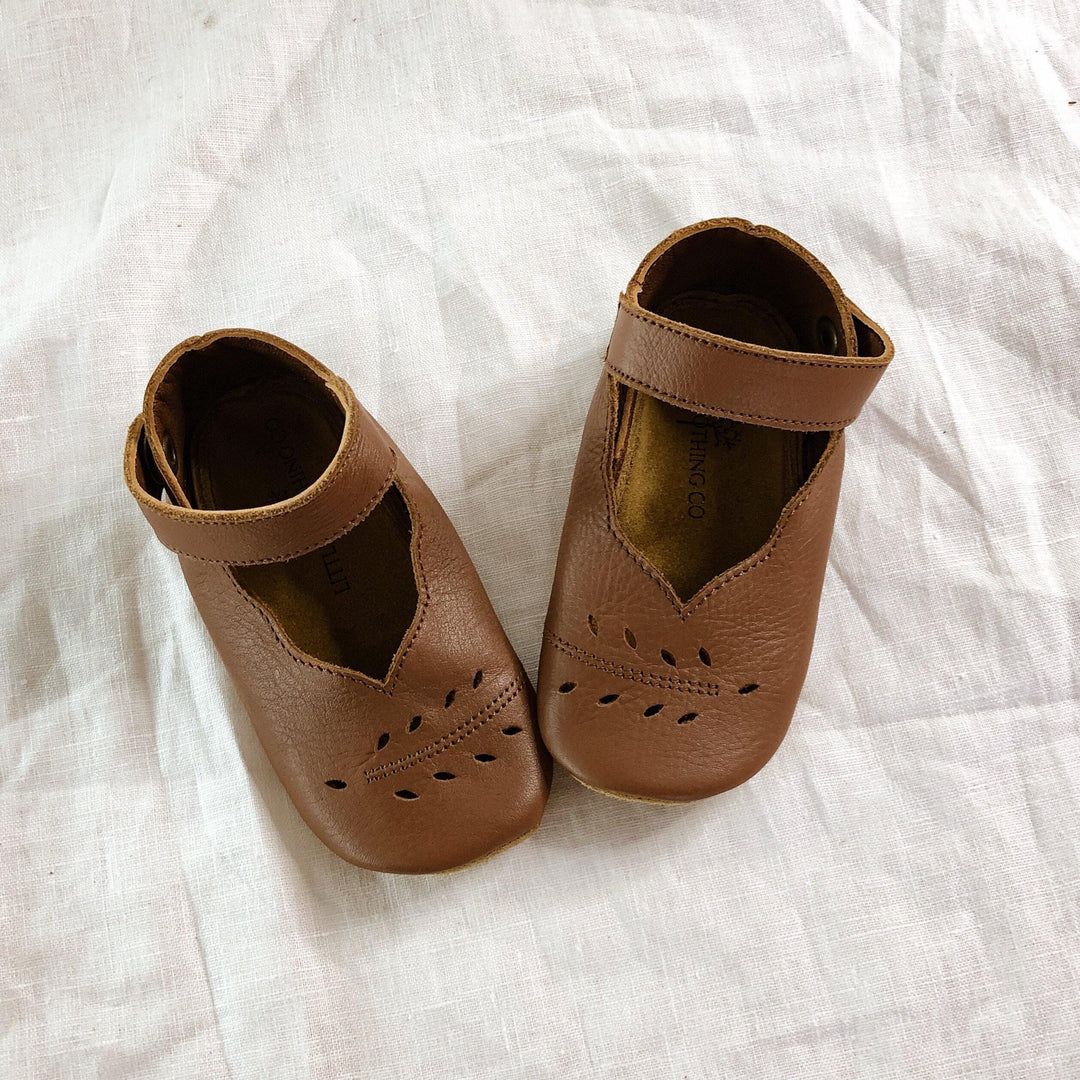 Handmade Mary Jane Soft Sole Shoes with Leaf Detailing. 100% Leather - littleclothingco